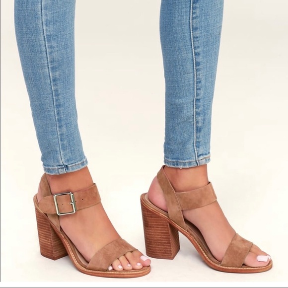 ISO Steve Madden Castro sandals in tan suede size 7! - Picture 3 of 3
